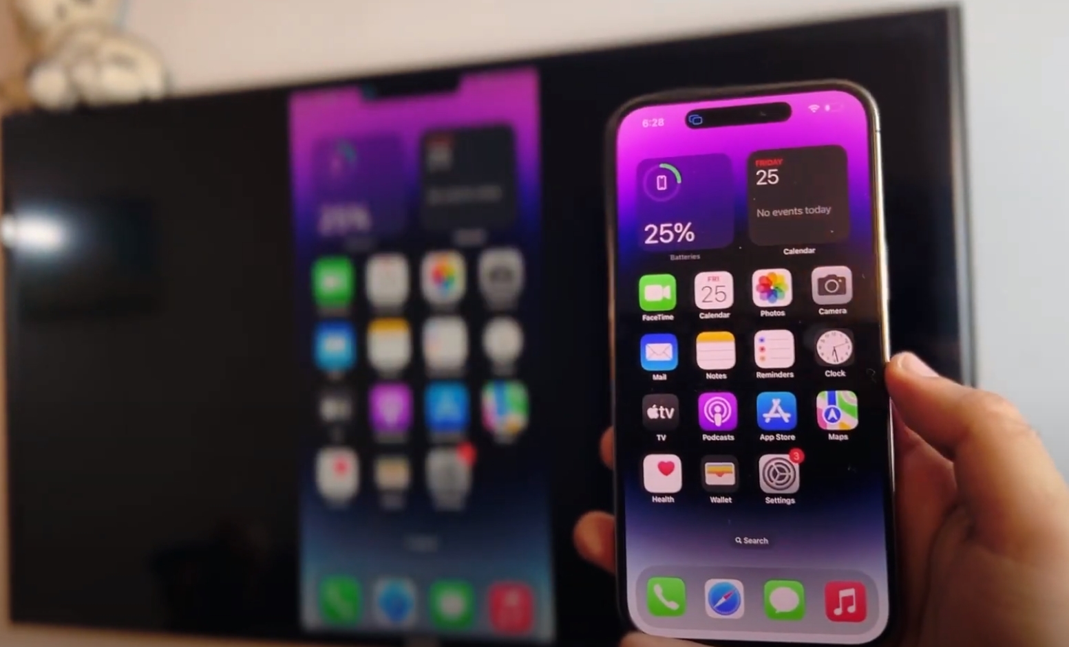 Screen Mirroring iPhone 14 Pro with Smart TV Screen Mirroring