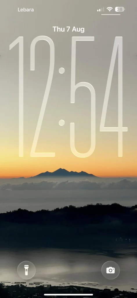 iOS 26 Friendly Wallpapers